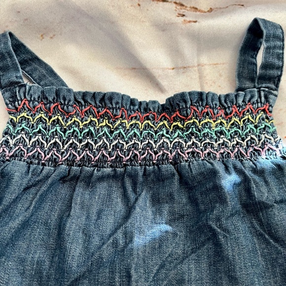Cat & Jack soft denim romper with rainbow smocking size 7/8 M - Picture 2 of 5